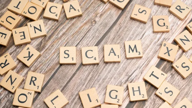 découvrez comment identifier et éviter les arnaques de recrutement frauduleuses pour protéger vos informations personnelles et décrocher un emploi en toute sécurité.