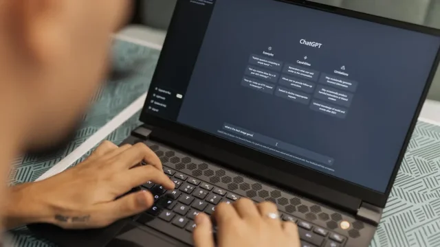 découvrez chatgpt, un modèle avancé d'intelligence artificielle qui révolutionne la manière d'interagir avec les machines. posez vos questions, explorez des idées et laissez-vous surprendre par des réponses instantanées et pertinentes. transformez votre expérience numérique avec chatgpt.