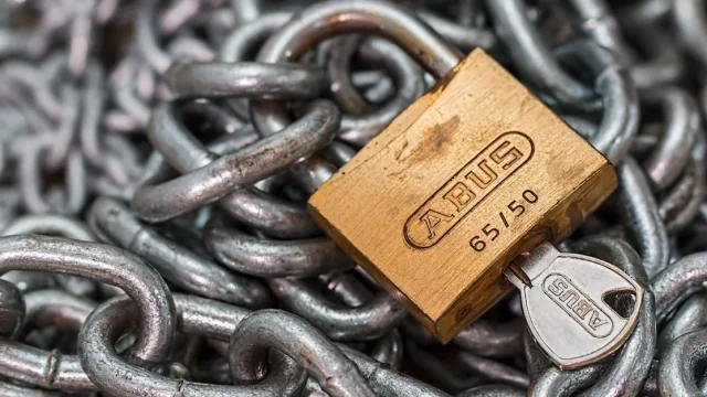 découvrez l'importance de la confiance (trust) dans les relations personnelles et professionnelles, et comment la bâtir efficacement pour renforcer les liens.
