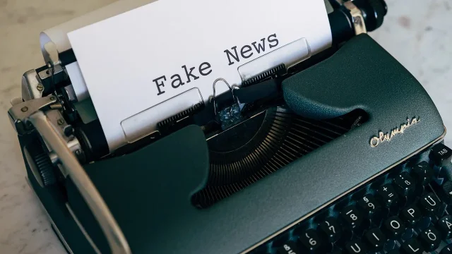découvrez ce qu'est la misinformation, ses conséquences sur la société et comment reconnaître les fausses informations pour mieux s'en protéger.