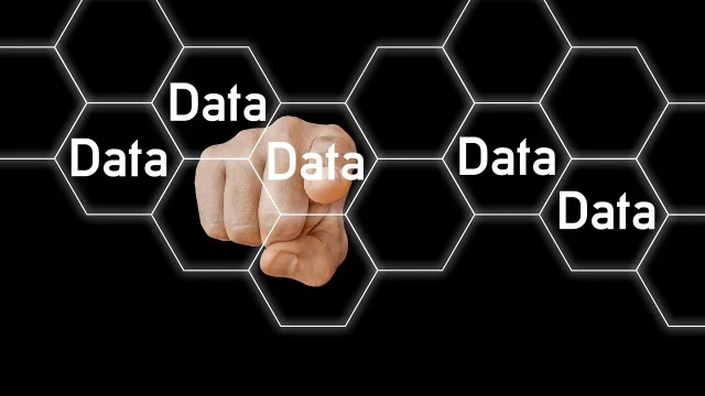 le data scraping est une technique d'extraction automatisée de données à partir de sites web, utilisée pour collecter et analyser des informations en masse facilement.