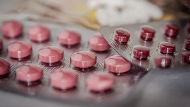 découvrez les stratégies efficaces de la publicité pharmaceutique pour promouvoir les produits de santé tout en respectant la réglementation en vigueur.