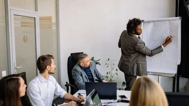 découvrez le reskilling : une méthode efficace pour acquérir de nouvelles compétences et évoluer professionnellement dans un monde en constante transformation.
