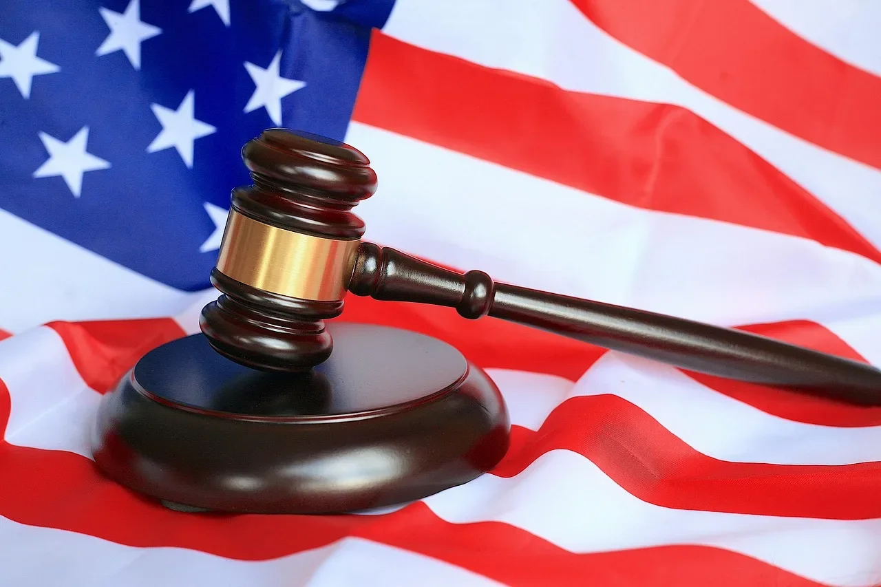découvrez tout ce qu'il faut savoir sur les poursuites judiciaires : définitions, procédures, droits des parties, conseils et étapes clés pour comprendre et agir face à une lawsuit.