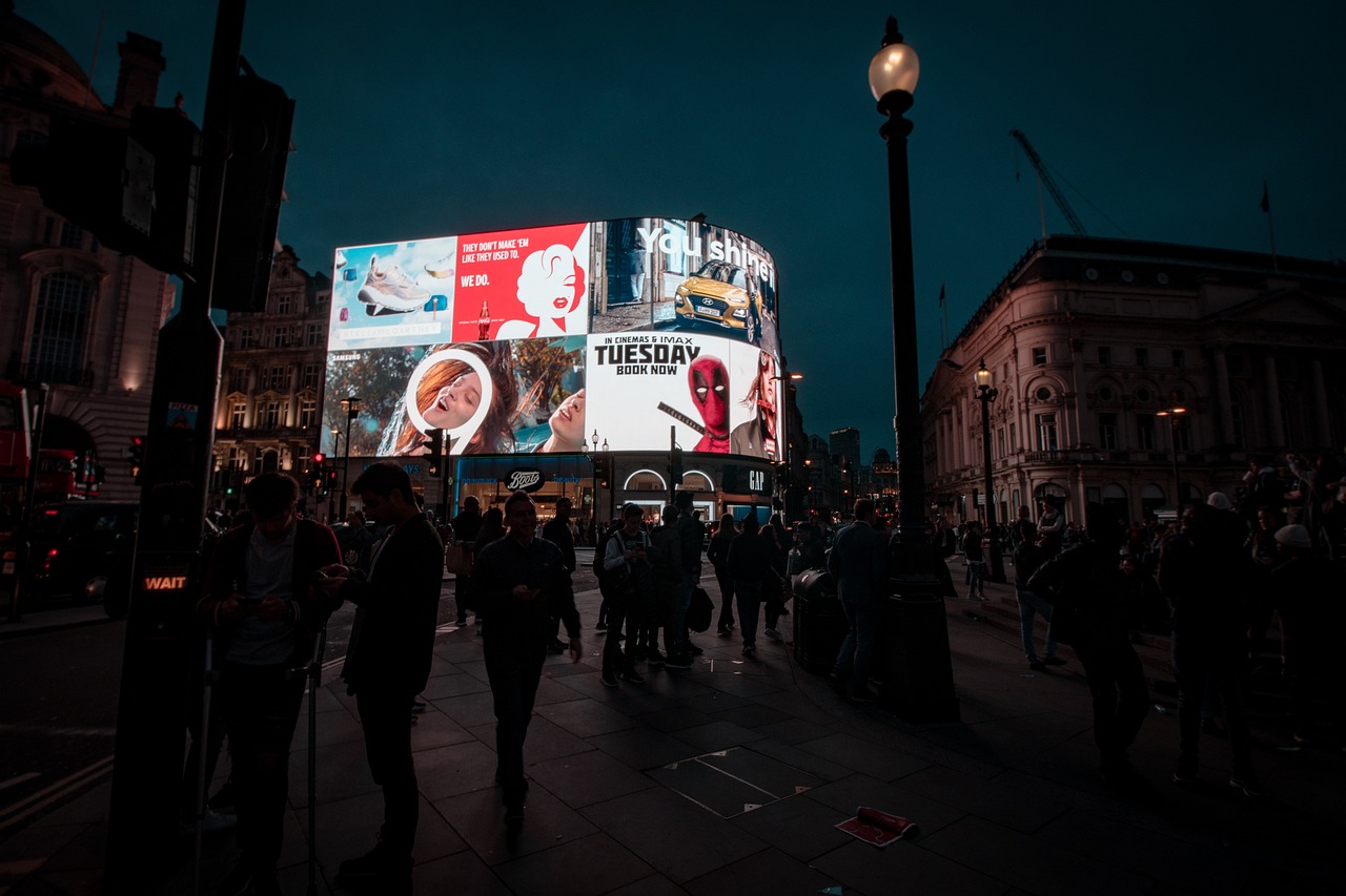 découvrez les enjeux de la fraude publicitaire, ses impacts sur le marché digital et les solutions pour protéger votre entreprise. apprenez à identifier et à prévenir les pratiques frauduleuses dans le secteur de la publicité en ligne.